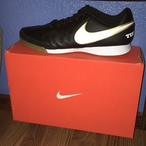 Nike Size 10.5 Mens indoor soccer shoes
